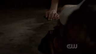 The Vampire Diaries - Elena se alimentando de sangue humano 4x01 Growing pains LEGENDADO