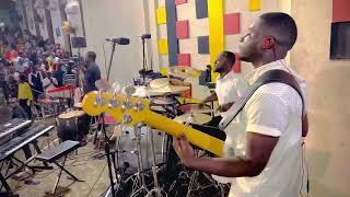 DR. SONNIE BADU MINISTERS WONDER GOD AT FAMILY CHAPEL || OSEI POKU ON BASS