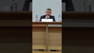 Чириков Михаил озвучил ряд вопросов: по отключению электроэнергии, вывозу мусора, замена плитки.