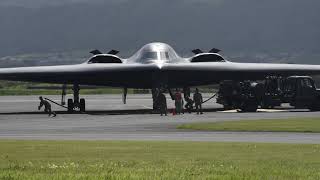 B-2 Spirits Refuel in the Azores