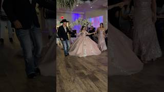 Entrada de Aylin con banda #djponcesa #quinceañera #sanantonioquinceañera