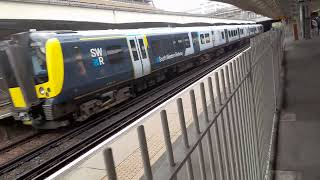 450026 passes Wimbledon going from Wimbledon Depot to Farnham C.S.D