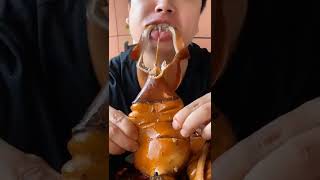 makan cumi sotong