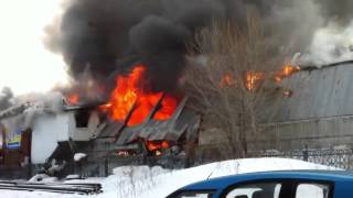 Пожар в Тюмени в марте 2013 года (сгорел магазин Всё из дерева Московский тракт)