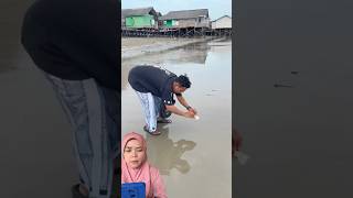 🤤Tikarnya terlalu kecil…⁉️ #pantai #mancing #fishing #fypシ #shortsfeed #funny #sekolah #reaction