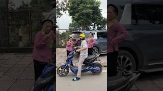 Cách Kiếm Tiền Của 2 Cụ Quá Tinh Xảo #funny #trending #tony #videoviral #shorts #funny #tonyvabu