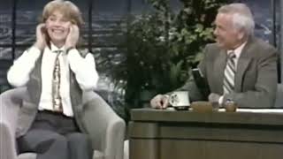 Robin Williams 1st time on Carson w- Jean Marsh in 1981