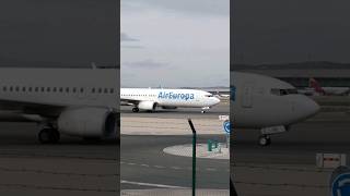 Air Europa Pilot Waves at us! - Barajas Spotting