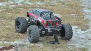 Radijo bangomis valdomas modelis Traxxas X-maxx