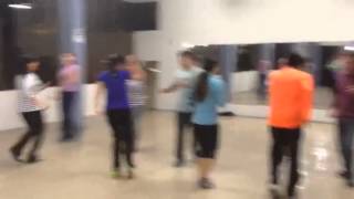 Ensayo baile ochentero