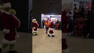 Santa & the Grinch turning up with the drum line lol Memphis Grizzlies vs Atlanta Hawks 12-23-2023