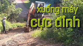 #cuộcsốngmuônmàu#. pha lên xuống máy múc. Chỉ vn mới có.