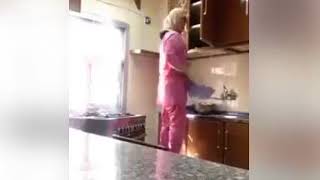 Lavando la cocina