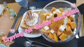 A yummy and a delicious Manggo Icecream and a toasted garlic bread.  @cathyvillsvlog