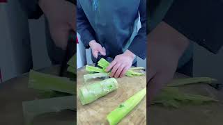 Big parsley cutting skills . #shorts #chinesechef #viralvideo