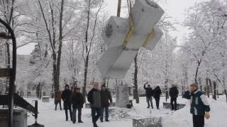 У Дніпрі встановили пам'ятник на честь акту злуки УНР та ЗУНР