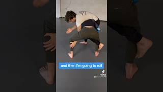 Wrestler teaches jiujitsu class