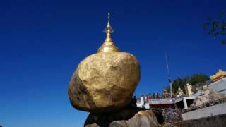 Kyaiktiyo Pagoda ( Golden Rock ). MYANMAR