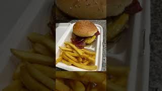 Двойной бекончизбургер 🍔С картофелем фри 🍟 #shorts