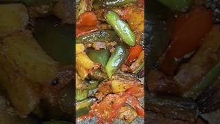 #shorts Dry Vegetable of Brinjal and Tomato Potato, chawal daal ke sath bahut hi acchi Lagti Hai.