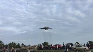 IAF Ilyushin Il-76 thundering overhead @ TRV Intl Airport, India on 22.08.2018 HD