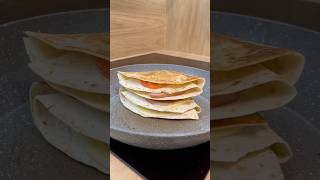 Быстрый перекус за 5 минут: тортилья с начинкой #recipe  #asmreating #tortilla #breakfast