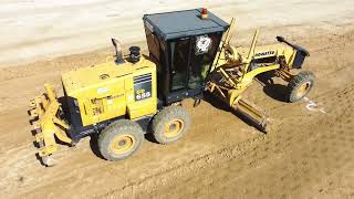 The best Motor Grader Operating Technique cutting and spreading Build Foundation Road.