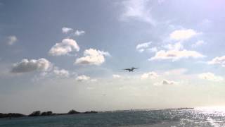 Aerotuy ATR 42-300 Landing Aruba