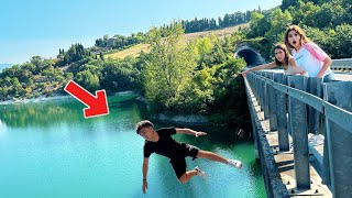 GIOVANNI SI E' LANCIATO DAL PONTE !!! 😱 - by Charlotte M.