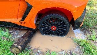 Lamborghini coincé dans la boue