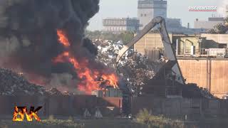 Massive Rauchsäule über dem Ruhrgebiet: Großbrand auf Deutschlands größtem Schrottplatz | 10.08.2023