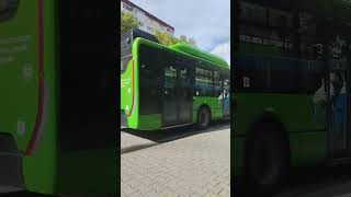 Príchod autobusu Iveco Urbanway 12M CNG na zastávku Ľadoveň #bus #iveco