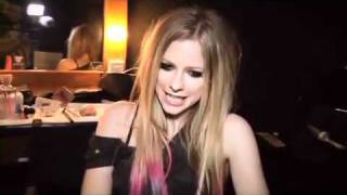 Avril Lavigne Invites Her Filipino Fans To Watch The Black Star Tour! Pt.2