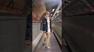 Running towards the weekend! #londonunderground #contortionist #funreel #lanadelrey