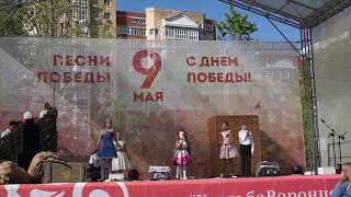 София Тихомирова (6 лет) с театром-студией "Вот так!" поздравляют с праздником Победы!