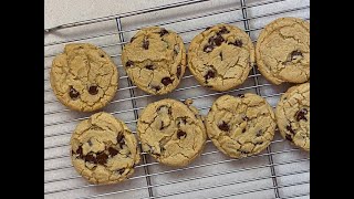 Big Chewy Chocolate Chip Cookies