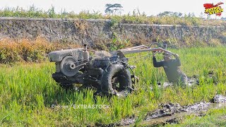 Traktor Sawah Garap Lahan Dalam Disingkal Bagian Yang Dangkal Saja