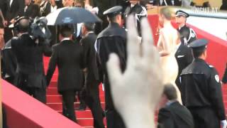 Amitabh Bachchan's Fans and EF's Cheering at Cannes