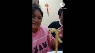 makan mie lebar mangkok jumbo