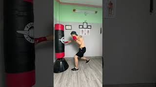 Set up left hook in boxing#boxing #boxingtraining #sports #boxingworkout #brucelee #mma #boxinglife