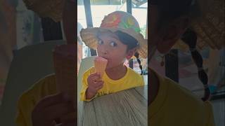 Makan Es Krim sama papah