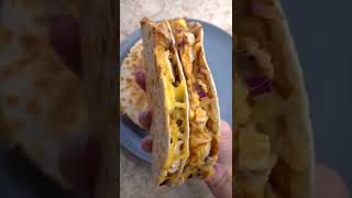 кесадилья с курицей и соусом барбекю 🌮