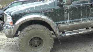 Ford Excursion Arctic Trucks offroad i Modalen