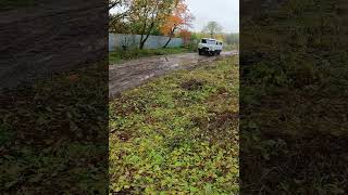 Буханка vs деревенское бездорожье. Russian Bukhanka (4x4) vs mud