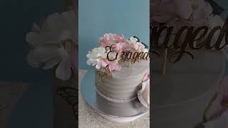 Grey engagement cake| Buttercream| Decorating techniques and Ideas| Flowers| Rose| viral