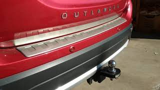 Outlander bonnet badge at the wrong place