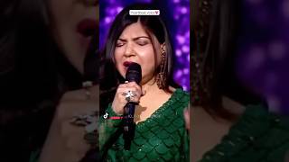 Alka yagnik live performance #aicreativity #bollywood #alkayagnik #indiansinger #alkayagniksong