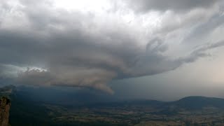 Evolución a cámara rápida de una supercélula (tormenta severa) sobre Villasana de Mena en Burgos