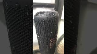 JBL Flip 6 water test