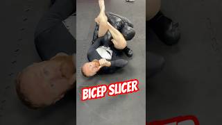 Triangle Bicep Slicer From Guard #trianglebicepslicer #bicepslicer #shorts #grapplingsmarty